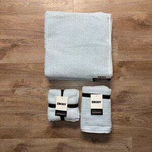 8 pc DKNY 100% Cotton Blue Towel Set - 2 Hand Towels 4 Washcloths 2 Bath Towels